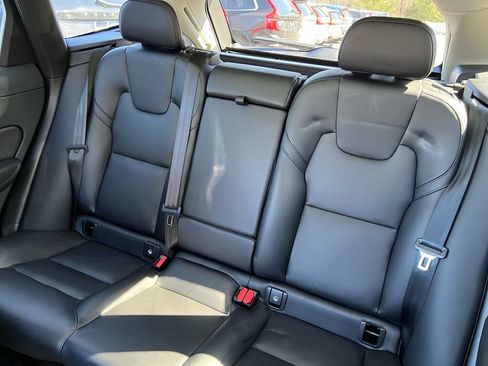 Certified 2023 Volvo XC60 B5 Core w/ Climate Package AWD/4WD image 22