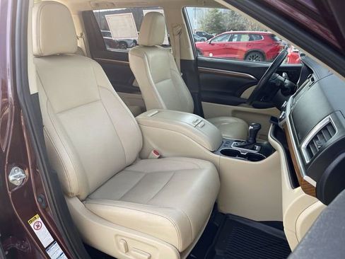 Certified 2019 Toyota Highlander Limited image 21