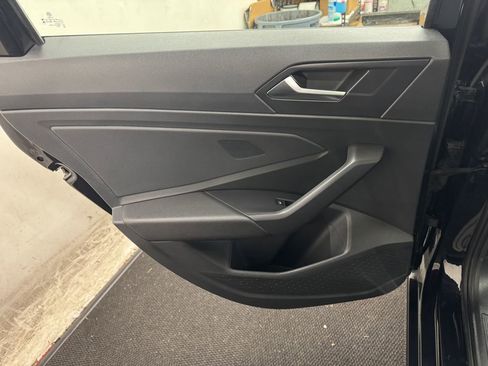 Used 2024 Volkswagen Jetta SE image 16