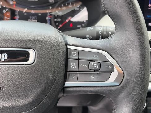 Used 2025 Jeep Compass Limited AWD/4WD image 20