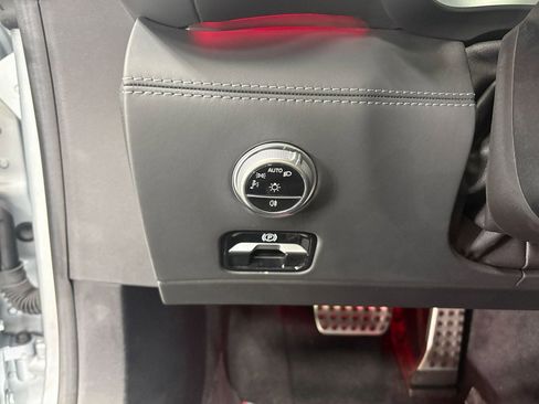 Used 2022 Mercedes-Benz SL 55 AMG 4MATIC w/ Driver Assistance Package image 12