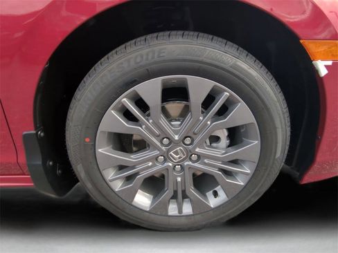 New 2026 Honda Odyssey Touring image 9