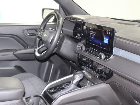 Used 2023 Chevrolet Colorado LT image 28
