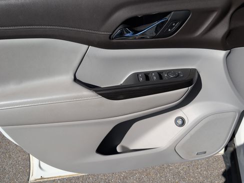 Used 2019 GMC Acadia SLT image 16