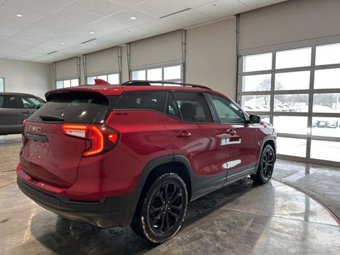 Used 2022 GMC Terrain SLE w/ Driver Convenience Package image 7
