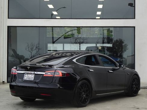 Used 2020 Tesla Model S Long Range Plus image 9