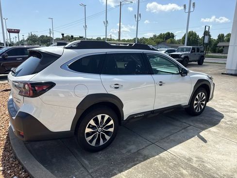 Used 2024 Subaru Outback Touring AWD/4WD image 5