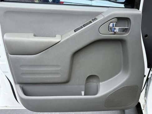 Used 2019 Nissan Frontier SV w/ Value Truck Package image 8