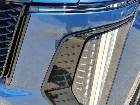 Used 2025 Cadillac Escalade Sport Platinum w/ LPO, ONYX Package AWD/4WD image 9