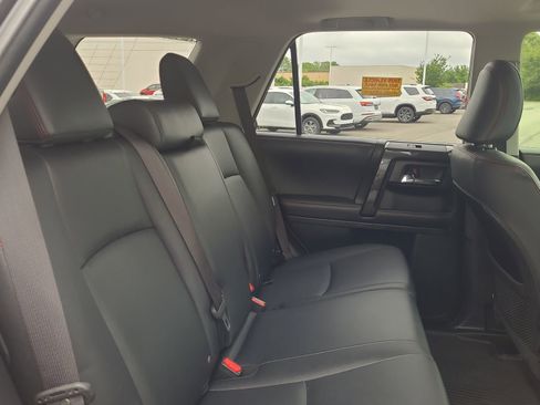 Used 2019 Toyota 4Runner TRD Off-Road Premium AWD/4WD image 16