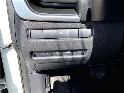 Used 2024 Nissan Rogue SV AWD/4WD image 26
