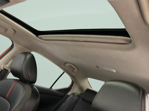 Used 2022 Nissan Sentra SR w/ SR Premium Package FWD image 15