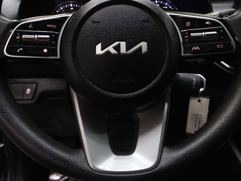 Used 2022 Kia Forte LXS w/ LXS Technology Package FWD image 18