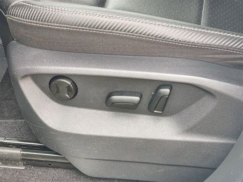 Used 2023 Volkswagen Atlas Cross Sport SE image 15