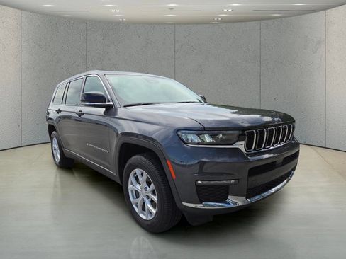 Used 2023 Jeep Grand Cherokee L Limited RWD image 13