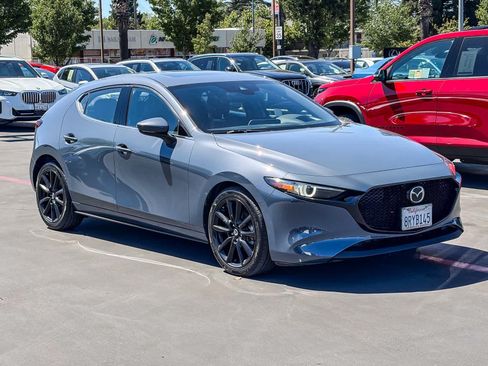 Used 2020 MAZDA MAZDA3 Hatchback w/ Premium Package FWD image 5