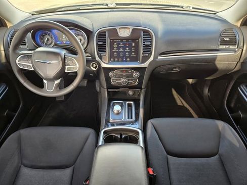 Used 2023 Chrysler 300 Touring image 11