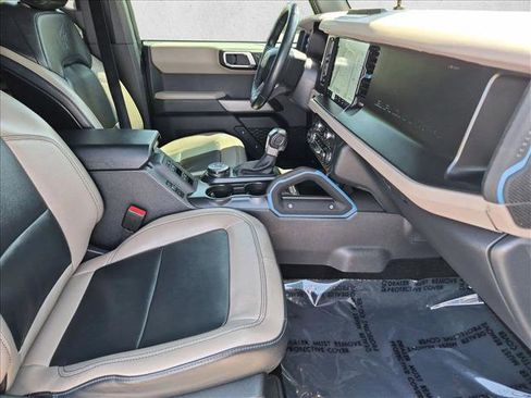 Used 2023 Ford Bronco Wildtrak AWD/4WD image 29
