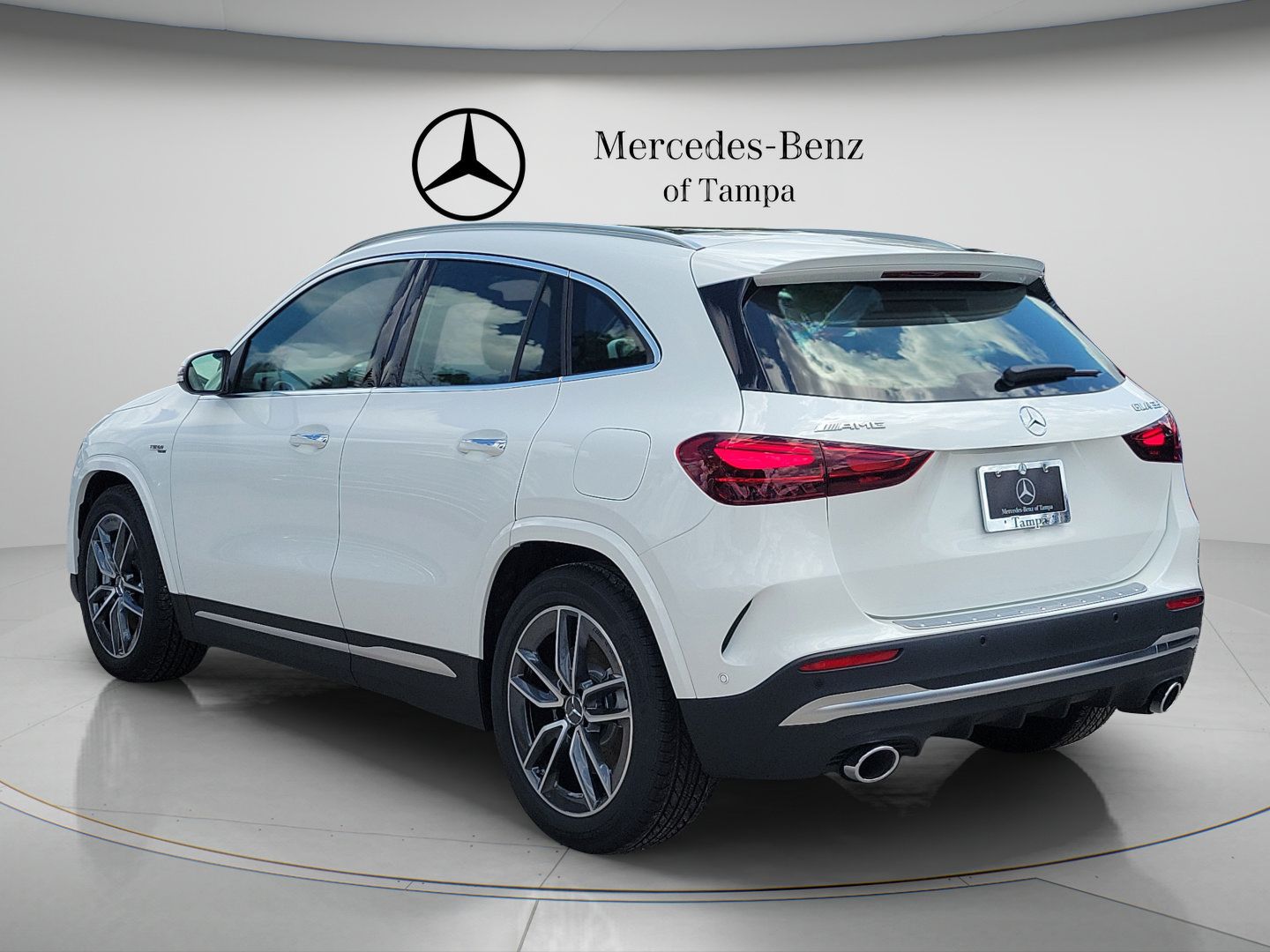 New 2026 Mercedes-Benz GLA 35 AMG 4MATIC image 2