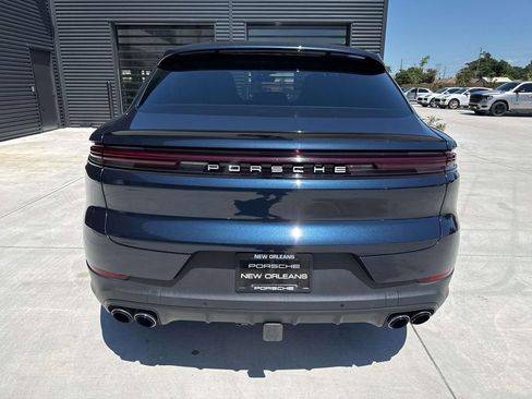 Certified 2024 Porsche Cayenne Coupe AWD/4WD image 12