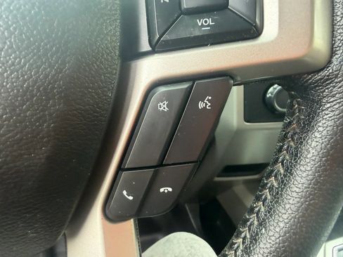 Used 2015 Ford F150 Lariat w/ Equipment Group 501A Mid AWD/4WD image 16