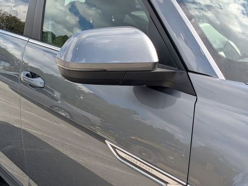 Used 2020 Volkswagen Atlas Cross Sport SE image 10