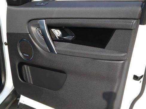 Used 2025 Land Rover Discovery Sport S image 17