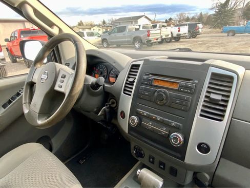 Used 2012 Nissan Frontier SV image 38