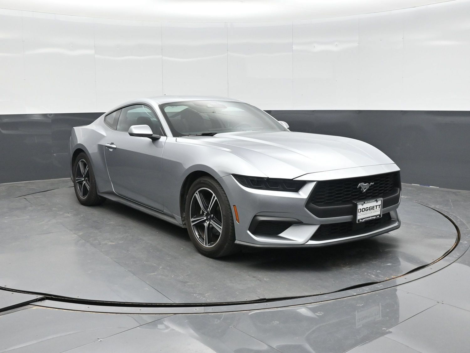 Used 2025 Ford Mustang Coupe RWD image 13