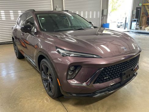 Used 2024 Buick Envision Sport Touring image 2