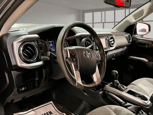 Used 2017 Toyota Tacoma SR5 w/ Tow Package AWD/4WD image 13