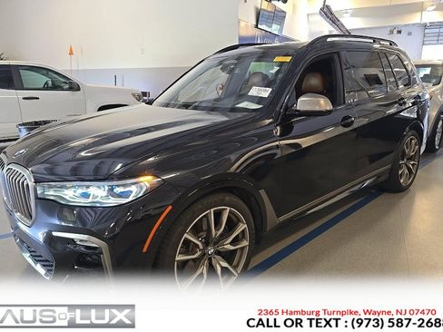 Used 2021 BMW X7 M50i w/ Dynamic Handling Package AWD/4WD image 4