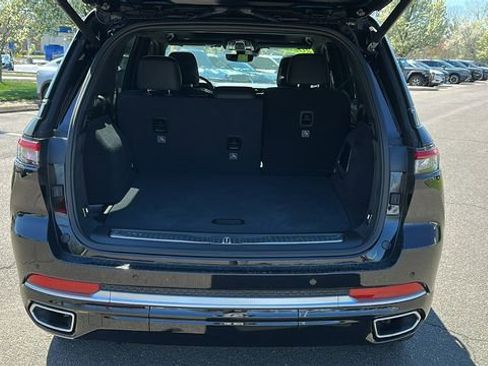 Used 2023 Jeep Grand Cherokee Summit AWD/4WD image 27