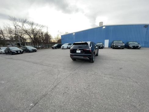 Used 2025 Chevrolet Equinox LT image 15