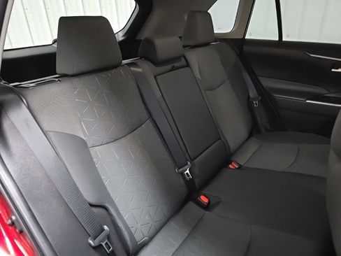 Used 2022 Toyota RAV4 XLE AWD/4WD image 16