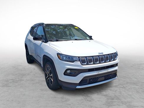 Used 2022 Jeep Compass Limited w/ Sun and Sound Group AWD/4WD image 3