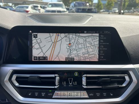 Used 2020 BMW 330i Sedan w/ M Sport Package RWD image 25