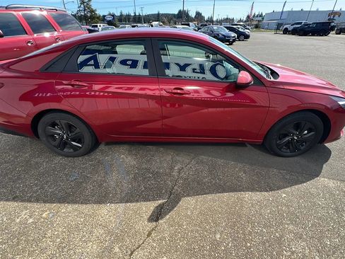 Used 2023 Hyundai Elantra Blue image 4