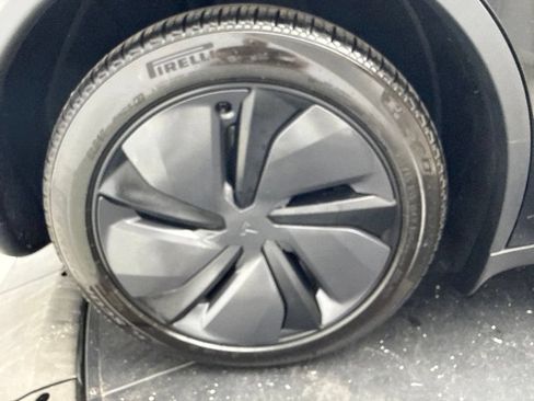 Used 2026 Tesla Model Y AWD image 14