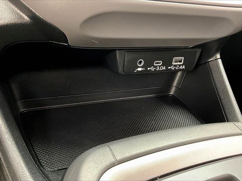 Used 2024 Subaru Crosstrek 2.0i Premium image 32