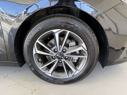 Used 2023 Kia Forte LXS image 46