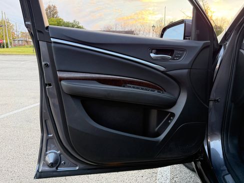 Used 2018 Acura MDX SH-AWD w/ Technology Package image 16