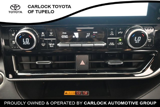 Used 2025 Toyota Highlander Platinum AWD/4WD image 31