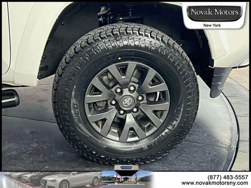 Used 2023 Toyota Tacoma SR5 AWD/4WD image 9