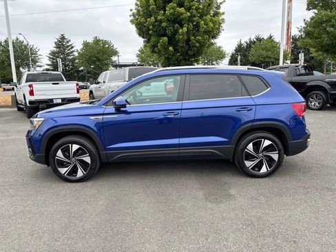 Used 2023 Volkswagen Taos SE AWD/4WD image 2