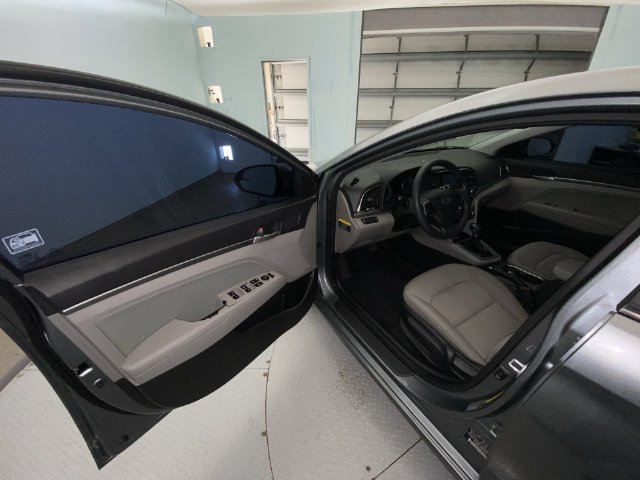 Used 2017 Hyundai Elantra SE FWD image 11
