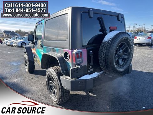 Used 2018 Jeep Wrangler Sahara w/ Connectivity Group image 4