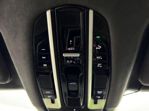 Used 2019 Porsche Cayenne Turbo image 37