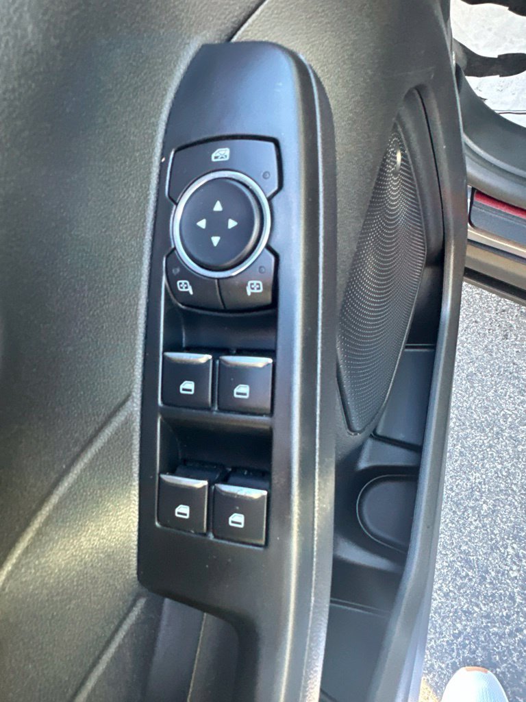Used 2022 Ford Escape SE w/ SE Sport Appearance Package FWD image 20