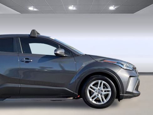 Used 2021 Toyota C-HR LE FWD image 33